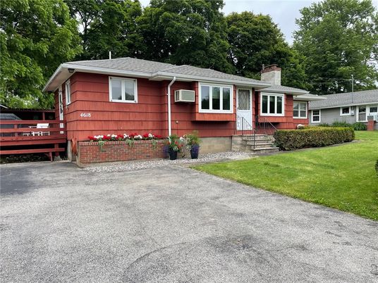 Exterior, Facade, Cape Cod