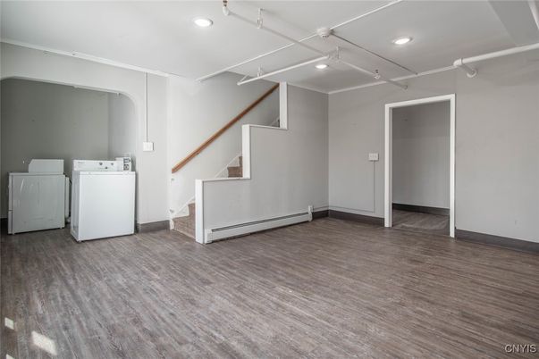 Interior, Recessed Lighting, Washer, Wood Texture Flooring