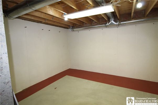 Garage, Interior, Wooden Beams