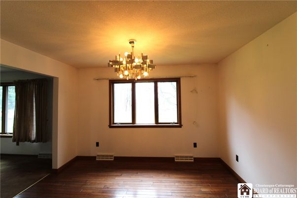 Chandelier, Empty room, Interior, Wood Texture Flooring