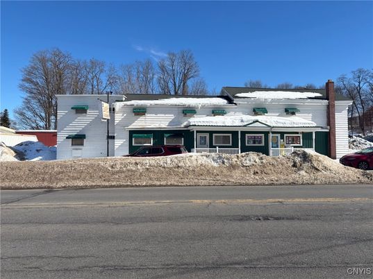 Exterior, Facade, Farmhouse