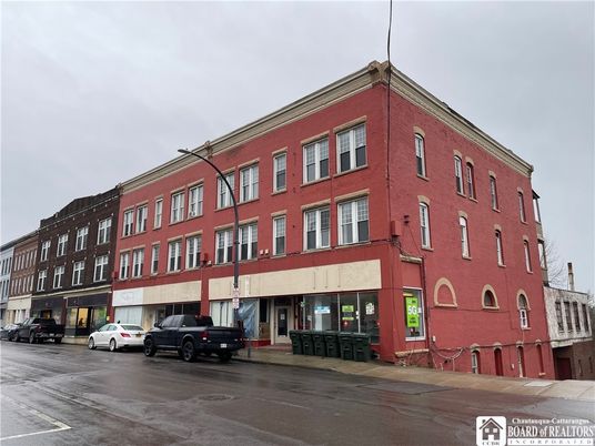 Exterior, Facade, Chicago School
