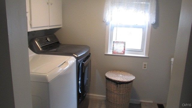 Interior, Washer, Wood Texture Flooring