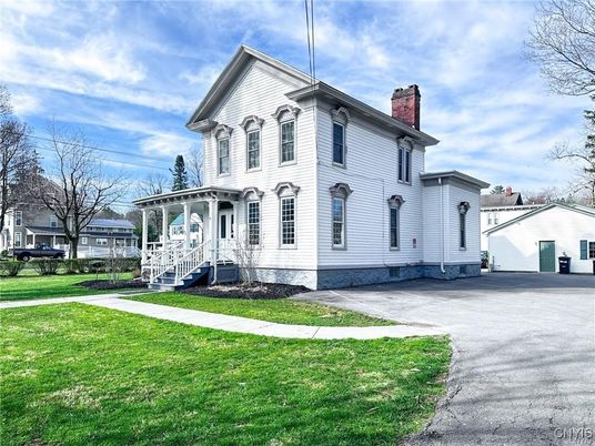 Backyard, Exterior, Facade, Queen Anne Victorian