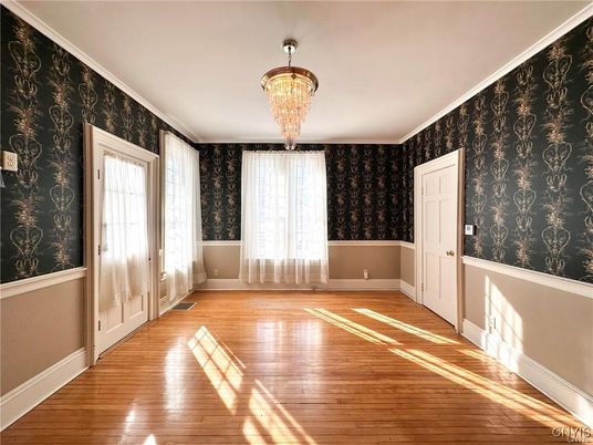Chandelier, Empty room, Interior, Wood Texture Flooring