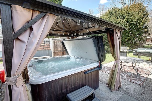Exterior, Hot Tub