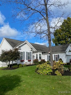 Backyard, Exterior, Facade, Ranch