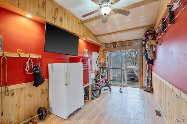 Interior, Recessed Lighting, Wood Texture Flooring