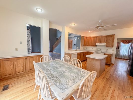 Dining room, Interior, Kitchen, Recessed Lighting, Wood Texture Flooring