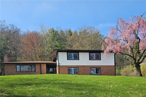 Exterior, Facade, Brick Facade, Split Level