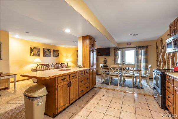 Dining room, Interior, Recessed Lighting