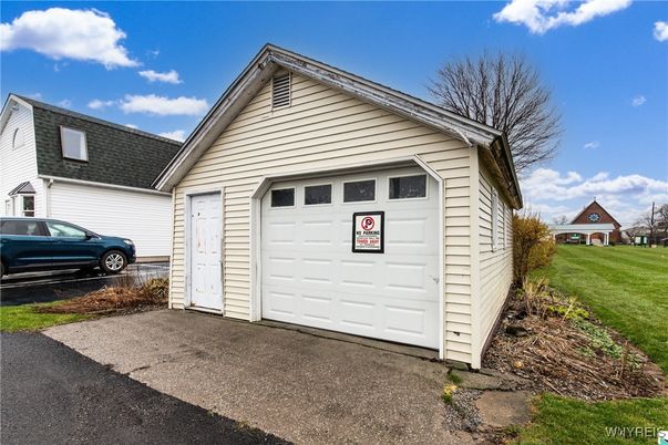 Detached Garage, Exterior