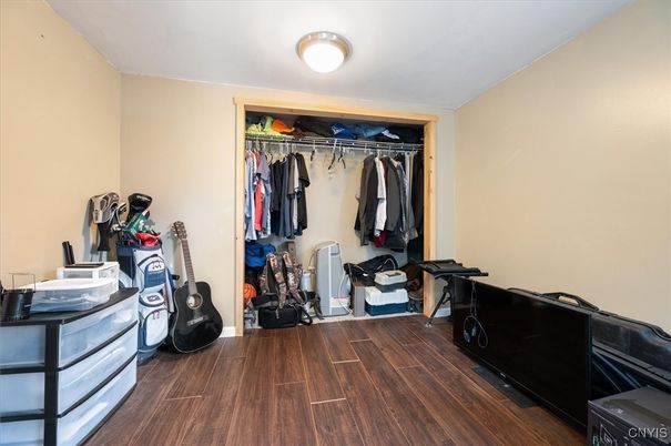 Interior, Walk-in Closets, Wood Texture Flooring