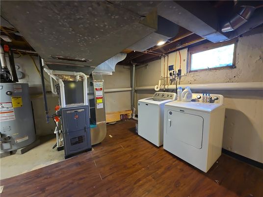 Interior, Washer, Wood Texture Flooring