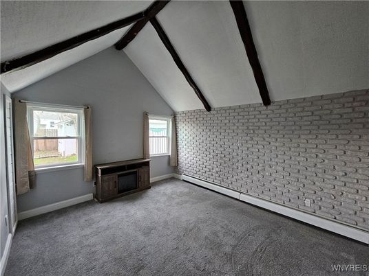 Empty room, Interior, Wooden Beams