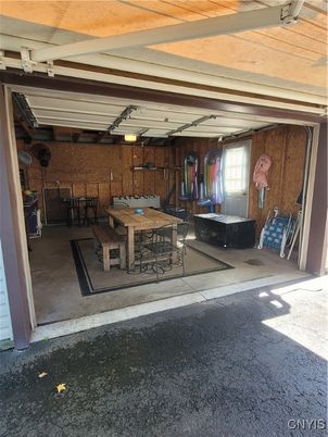 Garage, Interior