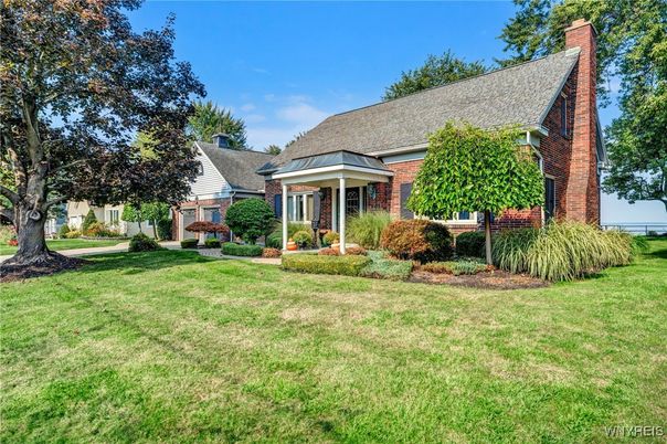 Exterior, Facade, Brick Facade, Cape Cod