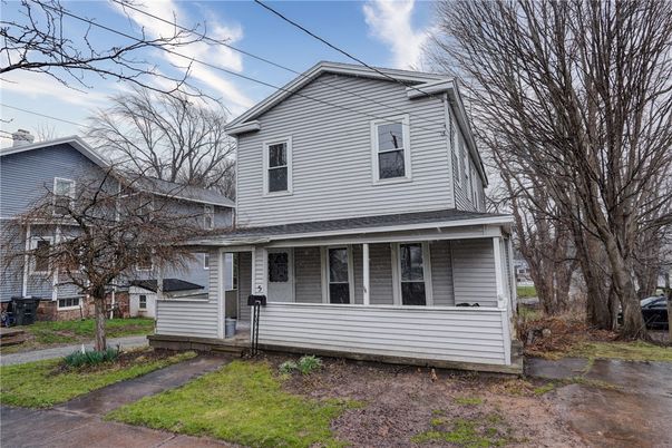 Exterior, Facade, American Foursquare