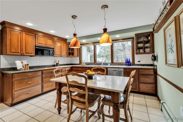 Dining room, Interior, Kitchen, Pendant Lights, Recessed Lighting, Stainless Steel Appliances