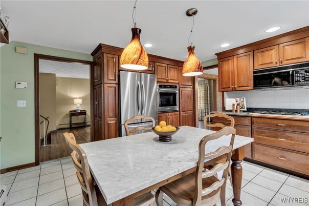 Dining room, Interior, Kitchen, Pendant Lights, Recessed Lighting, Stainless Steel Appliances