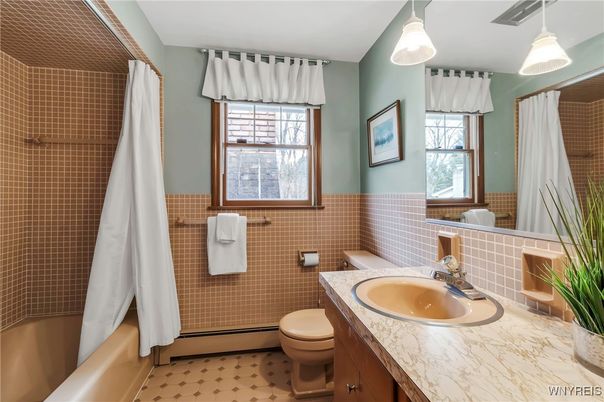 Bathroom, Interior, Pendant Lights
