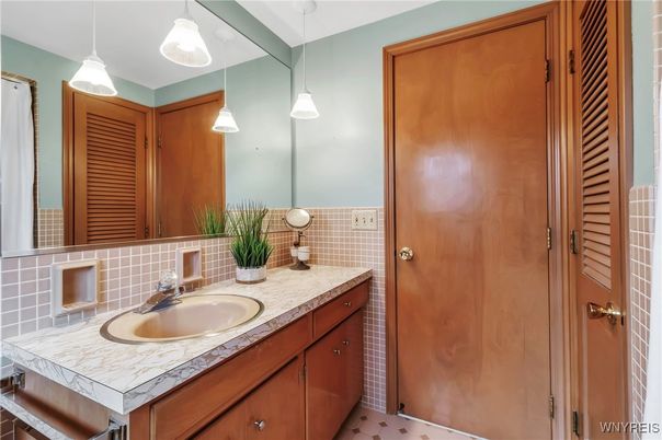 Bathroom, Interior, Pendant Lights