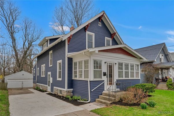 Detached Garage, Exterior, Facade, Queen Anne Victorian