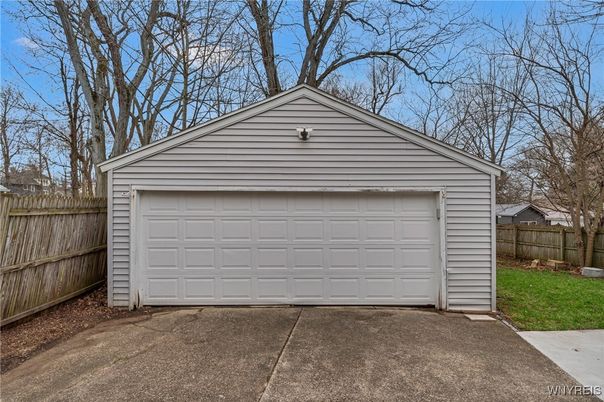 Detached Garage, Exterior
