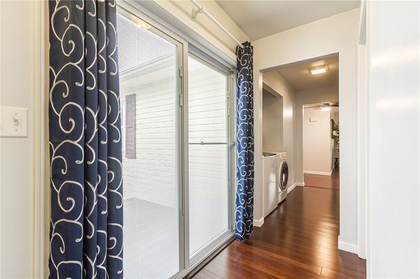 Interior, Utility Closets, Washer, Wood Texture Flooring