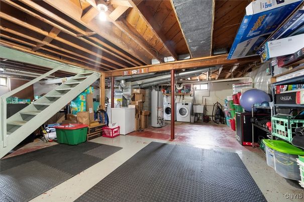 Interior, Washer, Wooden Beams
