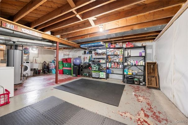 Interior, Washer, Wooden Beams