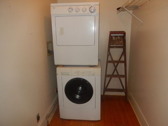 Interior, Utility Closets, Washer, Wood Texture Flooring
