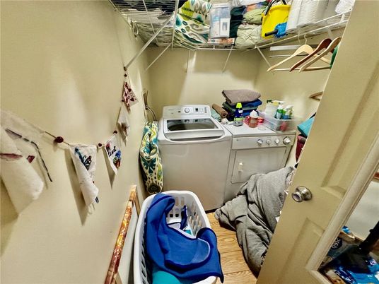 Interior, Utility Closets, Washer, Wood Texture Flooring