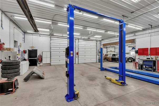 Garage, Interior