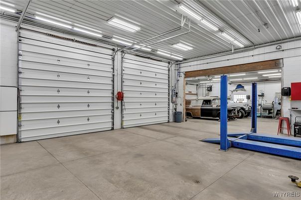 Garage, Interior