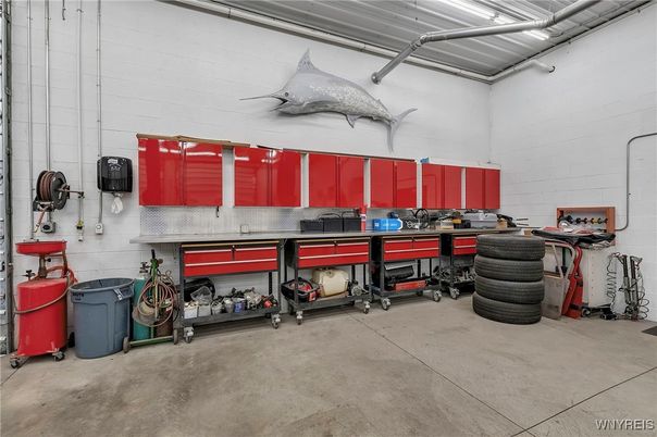 Garage, Interior