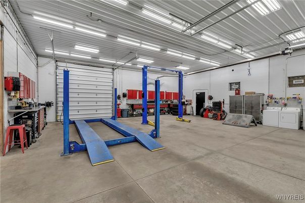 Garage, Interior
