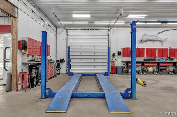 Garage, Interior