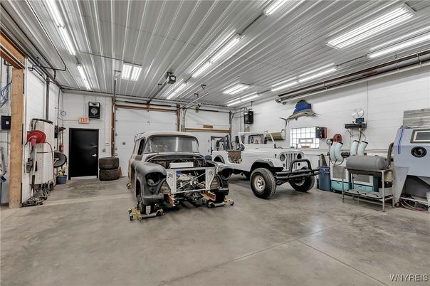 Garage, Interior