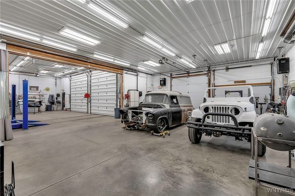 Garage, Interior