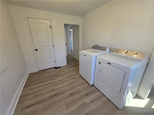 Interior, Washer, Wood Texture Flooring