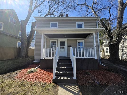 Exterior, Facade, American Foursquare