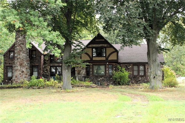 Exterior, Facade, Tudor Revival