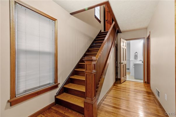 Interior, Washer, Wood Texture Flooring
