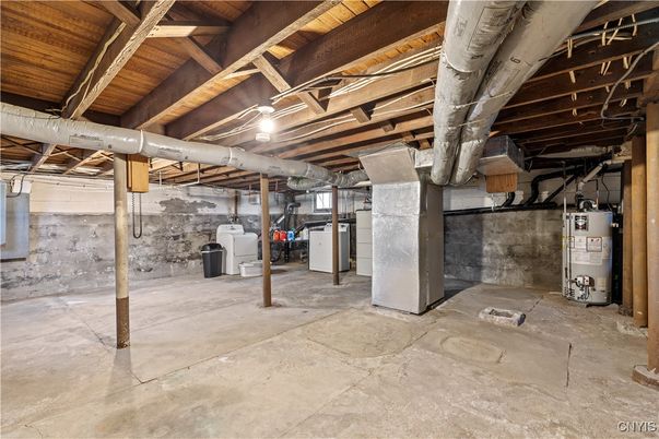 Interior, Washer, Wooden Beams