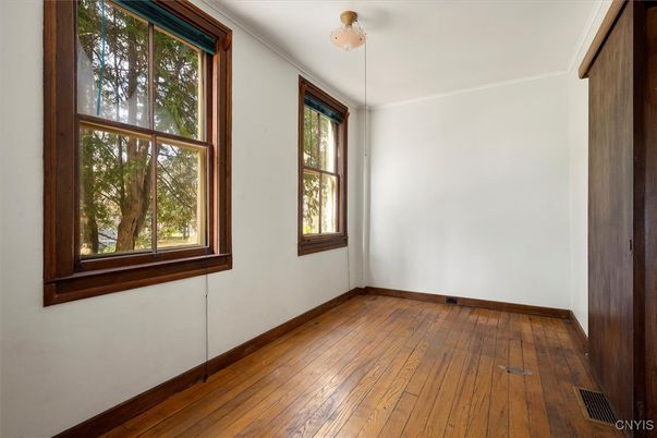 Empty room, Interior, Pendant Lights, Wood Texture Flooring