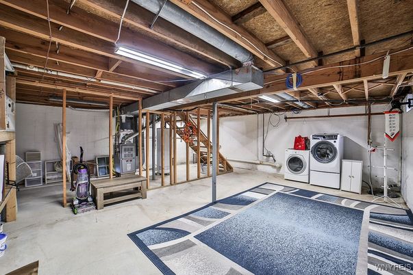 Interior, Utility Closets, Washer, Wooden Beams