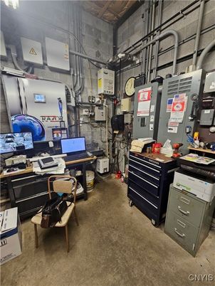Home Office, Interior