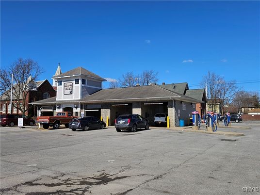 Attached, Exterior, Facade, Cape Cod