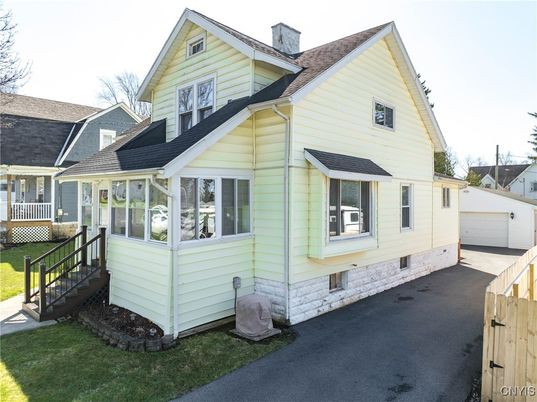 Detached Garage, Exterior